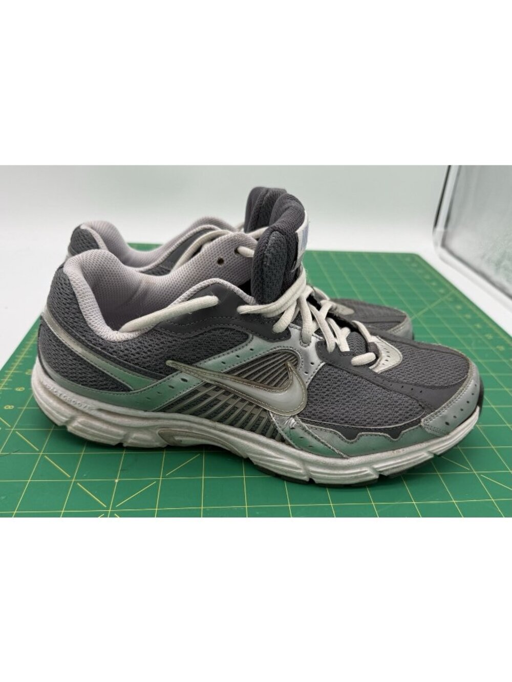 Nike Mens Air Zoom-Type Grey Silver N.354 Running Sneakers 354 138-05 Size 12